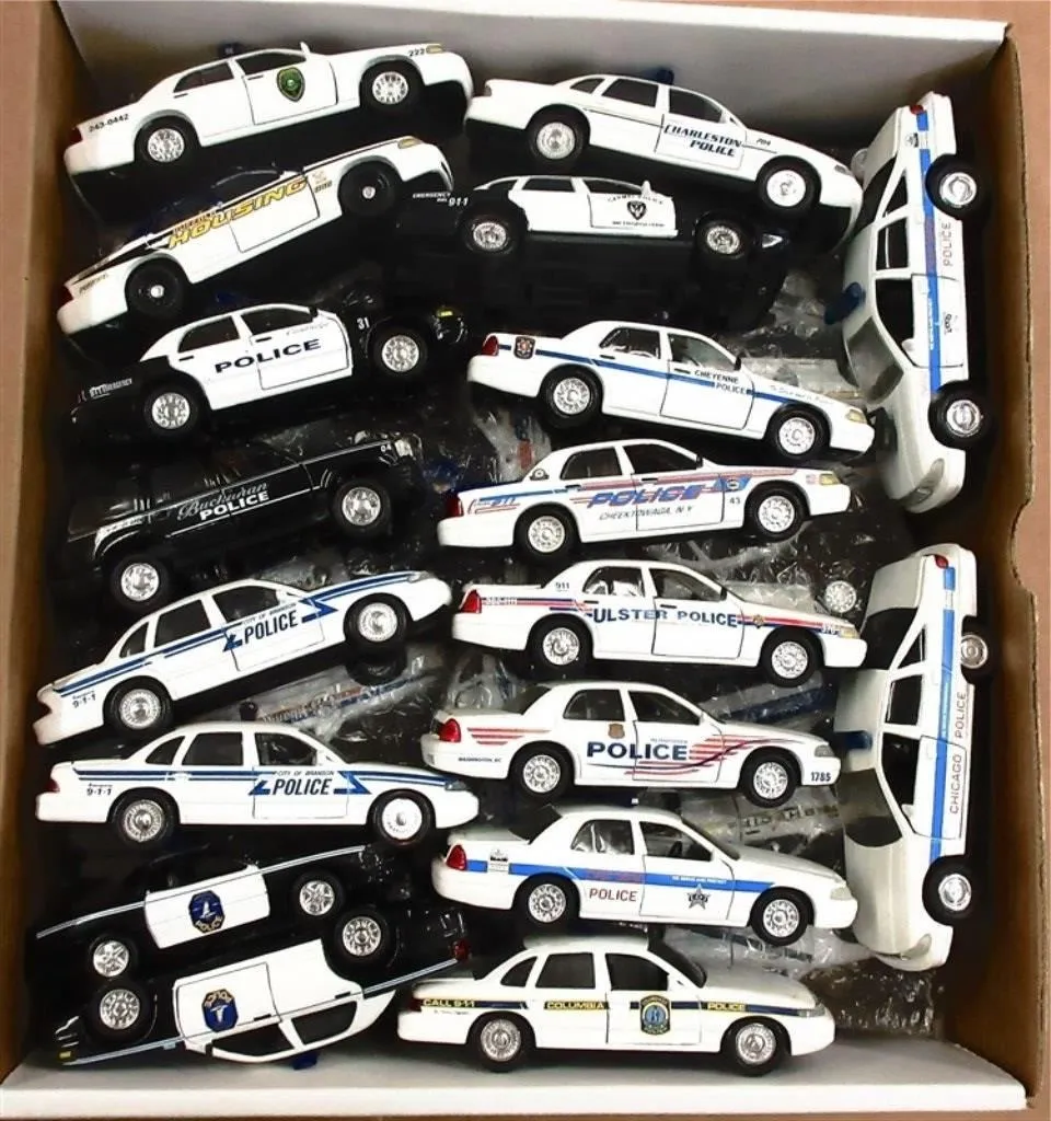 46007 diecast police car manufacturing 4