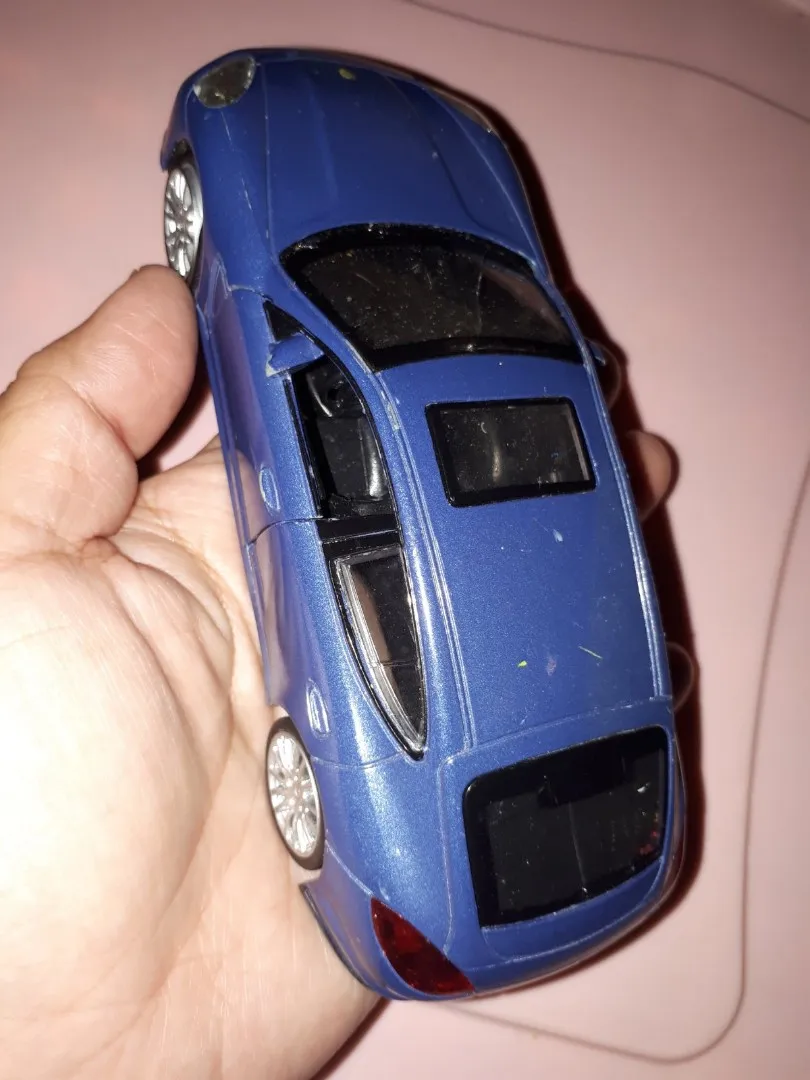 46009 open door diecast car model1