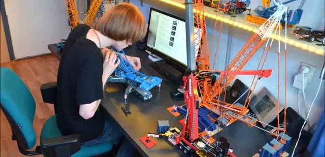 46026 liebherr crane models 4