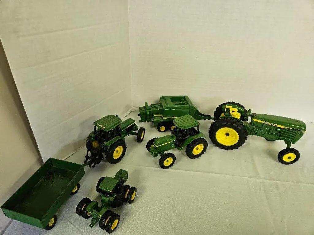 46047 diecast tractor selection