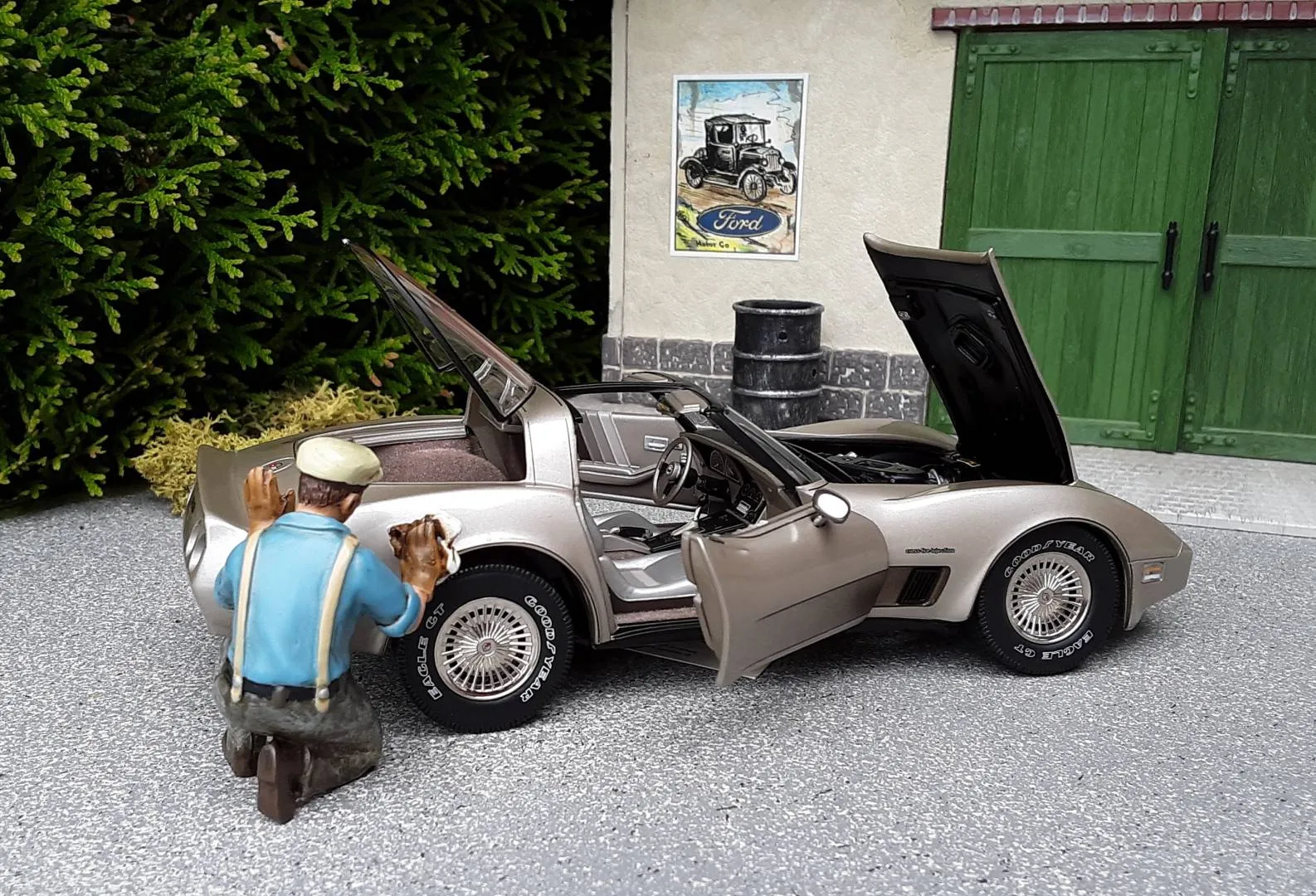 46072 diecast corvette opening