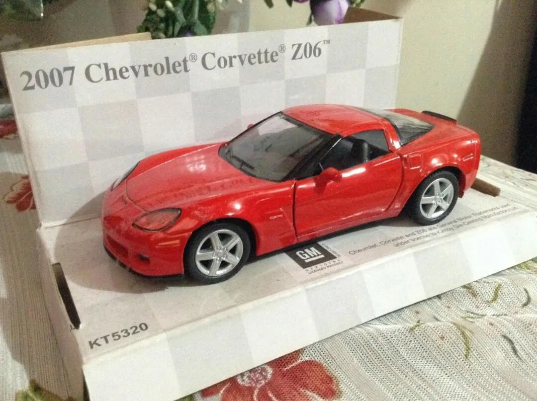 46077 kinsmart diecast scale