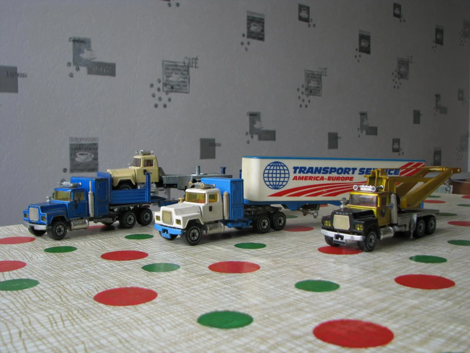 /img/46094-mack-diecast-cleaning-maintenance.webp