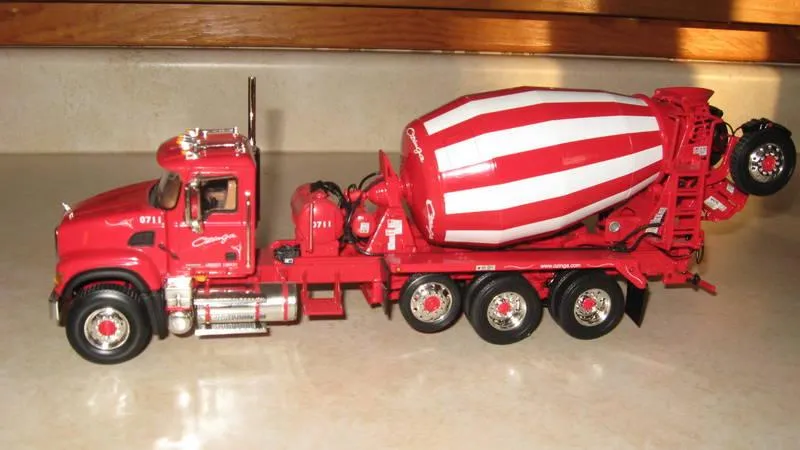 46094 mack diecast detailed features