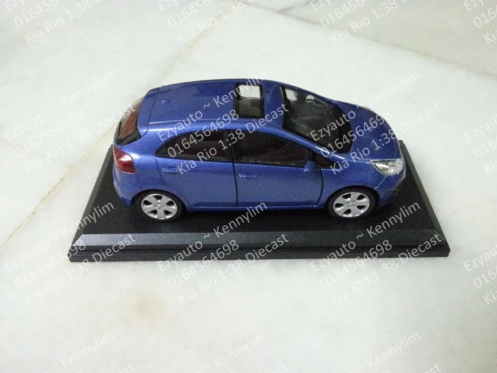/img/46106-diecast-rio-display.webp