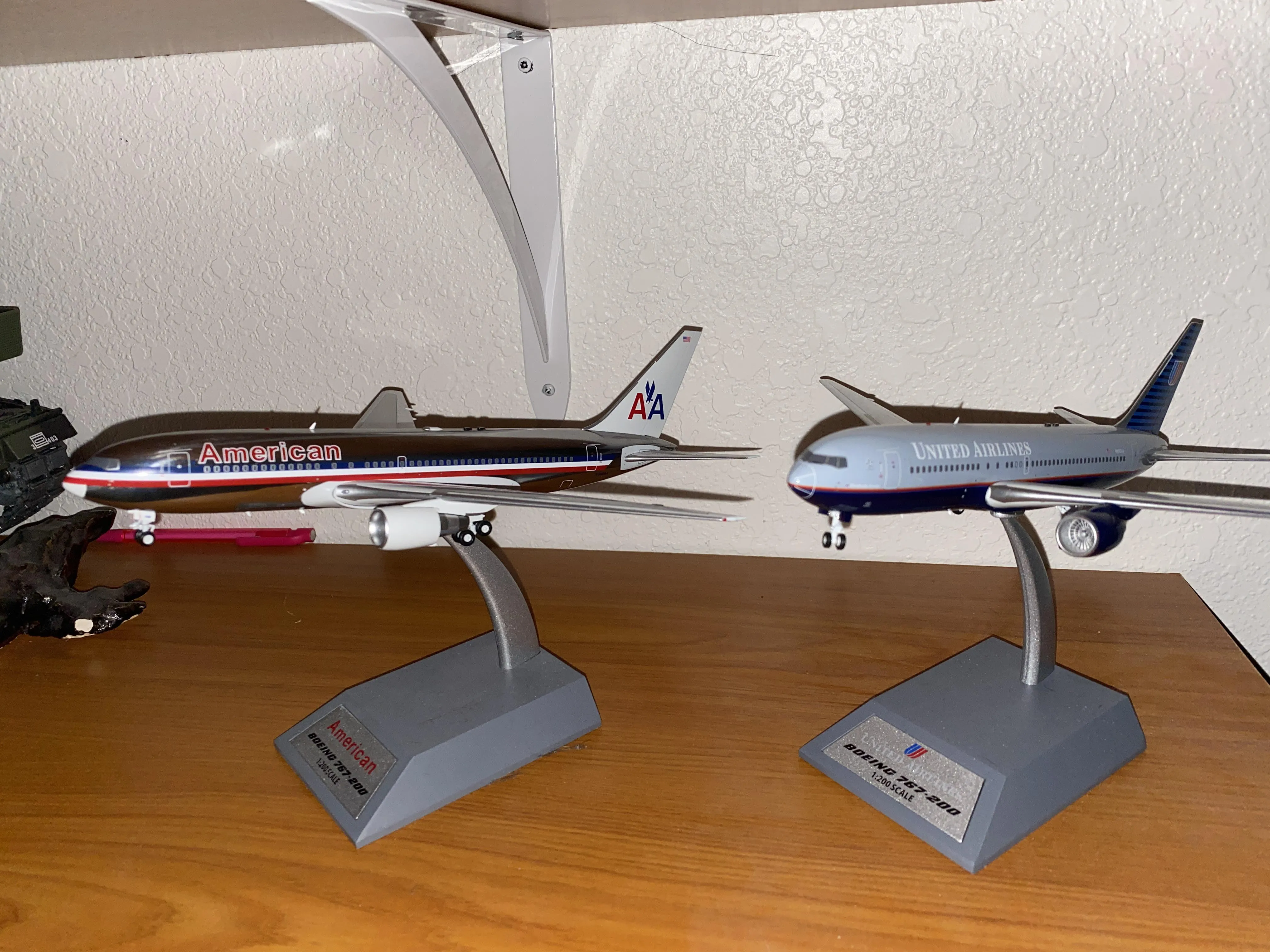 46122 diecast airplane display