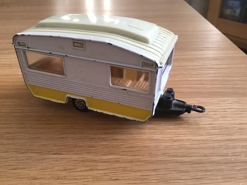 46142 diecast caravan model2