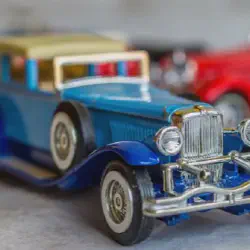 /img/46197-70s-diecast-cars-market.webp