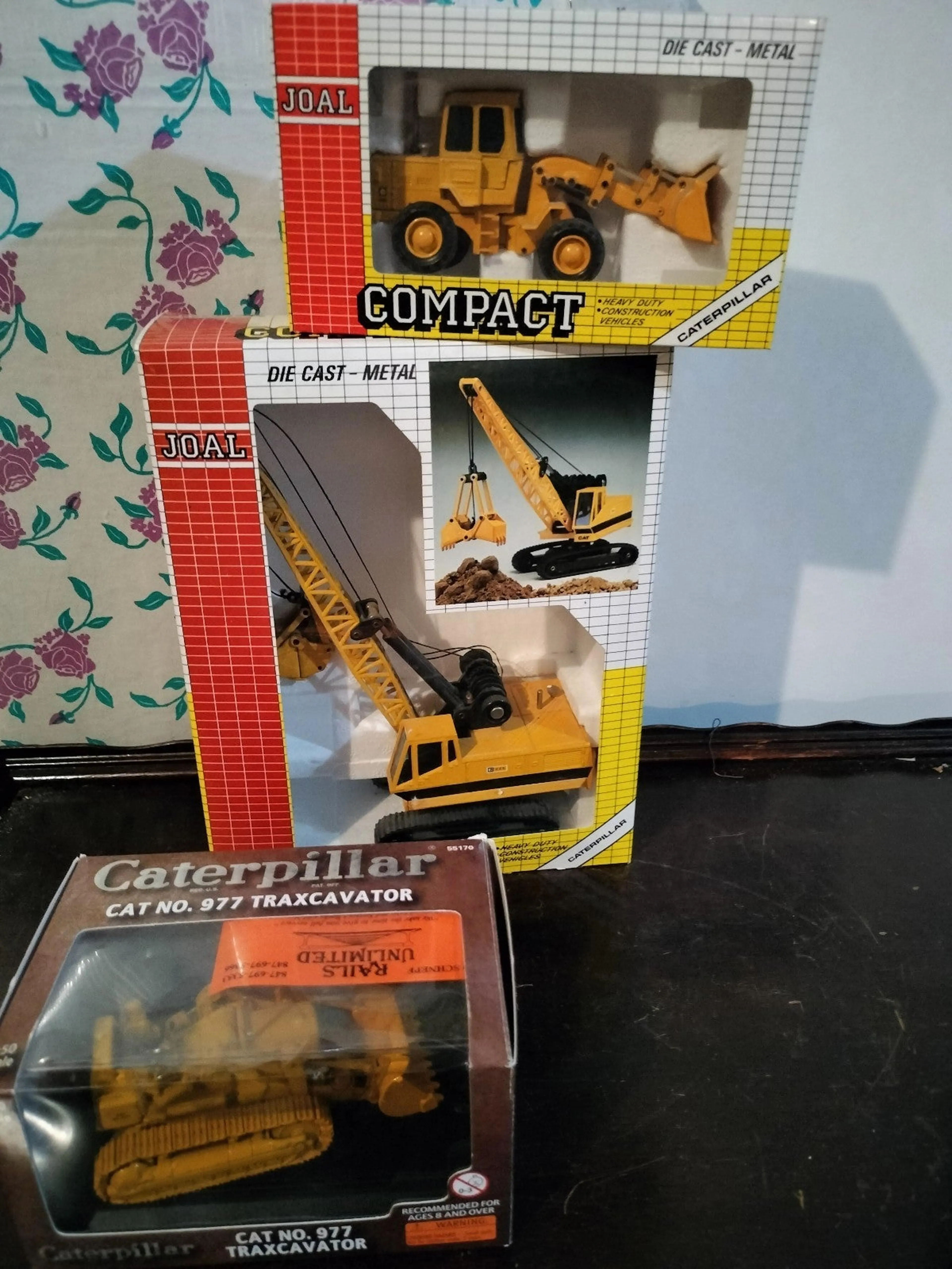 /img/46206-vintage-caterpillar-toys-collecting.webp