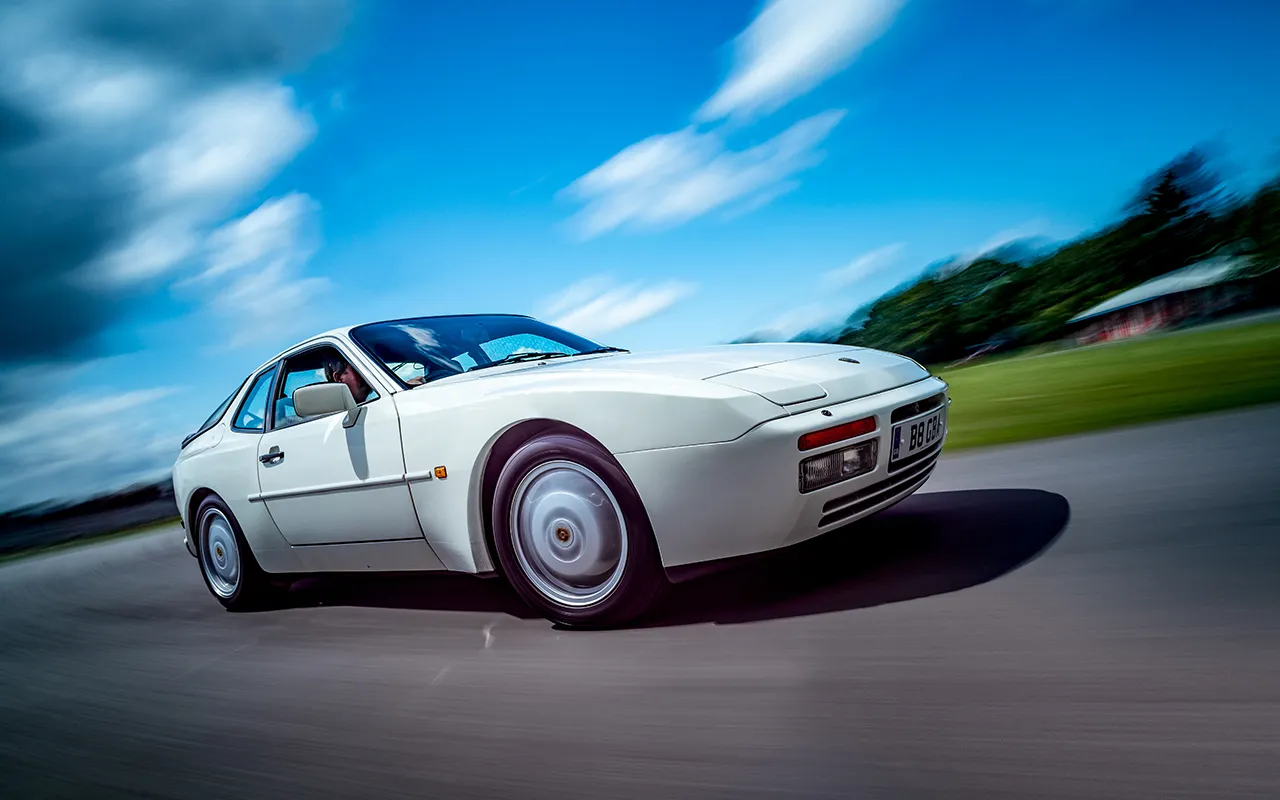 46209 porsche 944 diecast scale comparison