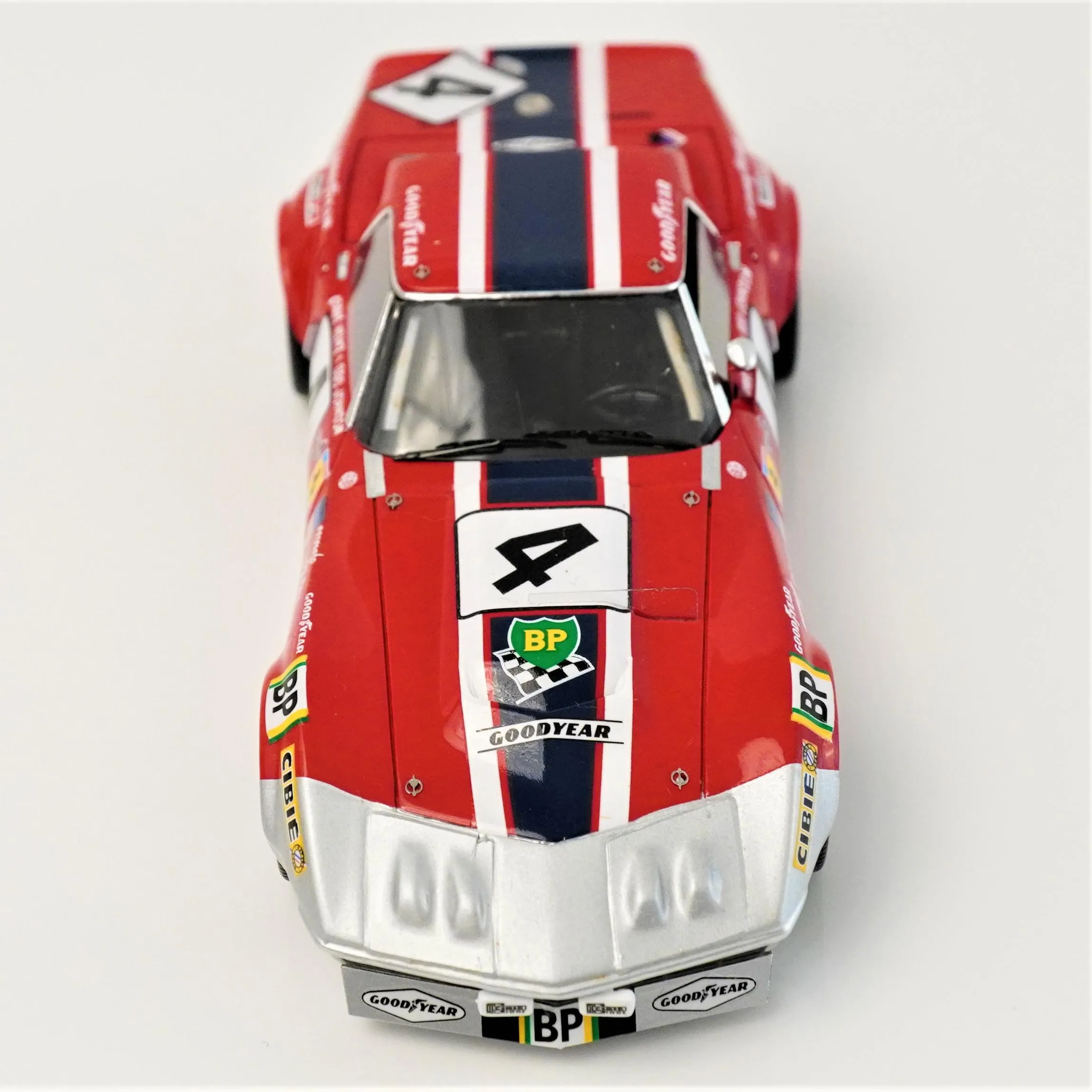/img/46234-diecast-corvette-c3-auction.webp