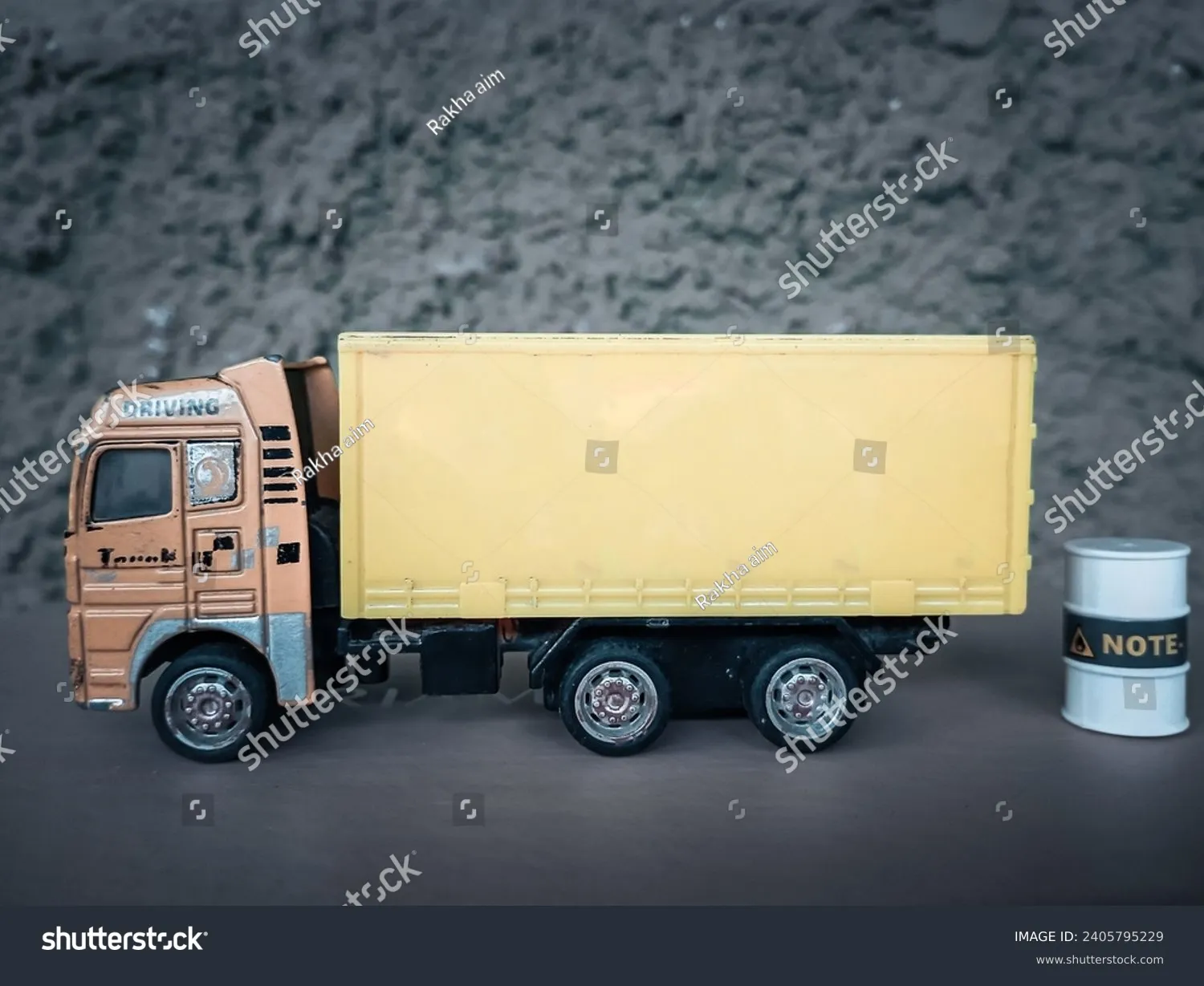 /img/46254-where-to-buy-diecast-trucks.webp