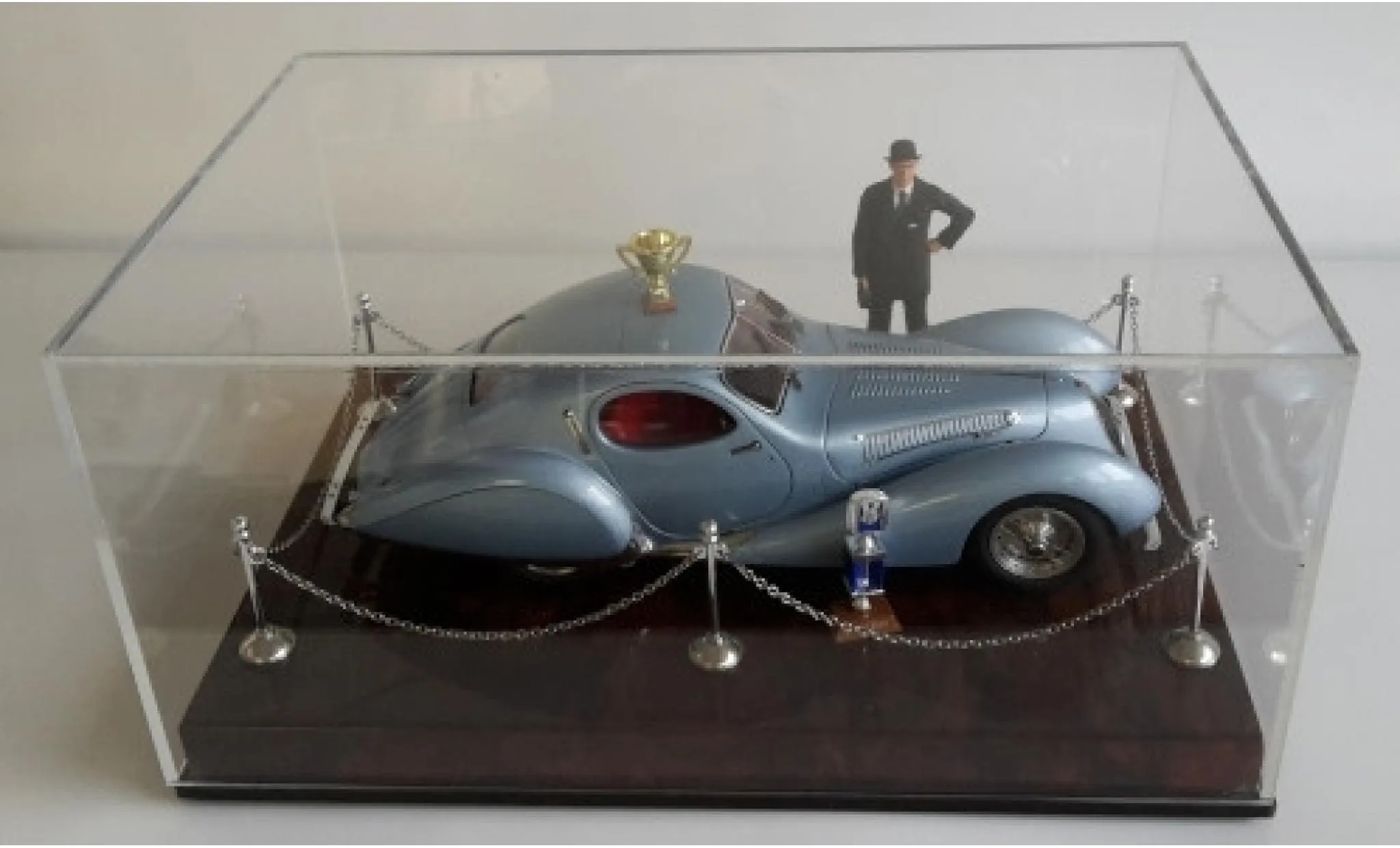 /img/46256-talbot-lago-diecast-auction.webp