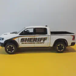 /img/46263-custom-diecast-police-car-7.webp